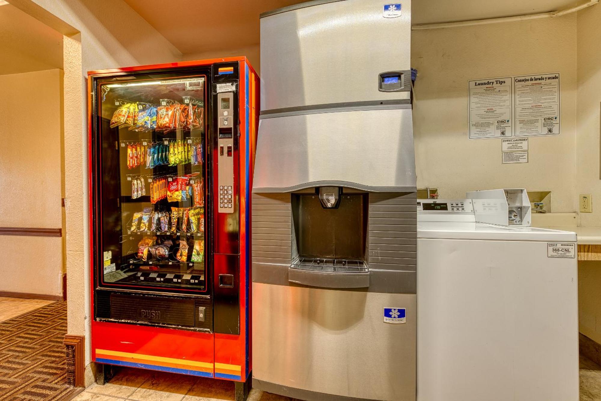 Super 8 By Wyndham Alamosa Motel Ngoại thất bức ảnh