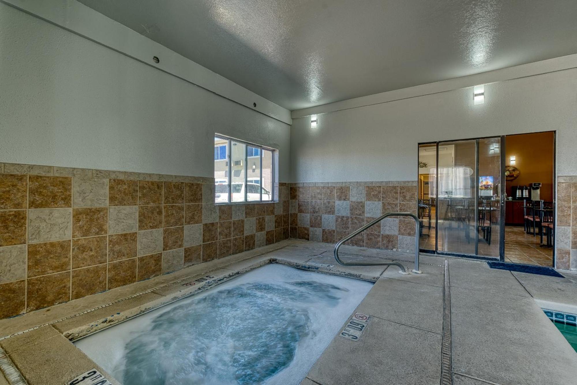 Super 8 By Wyndham Alamosa Motel Ngoại thất bức ảnh