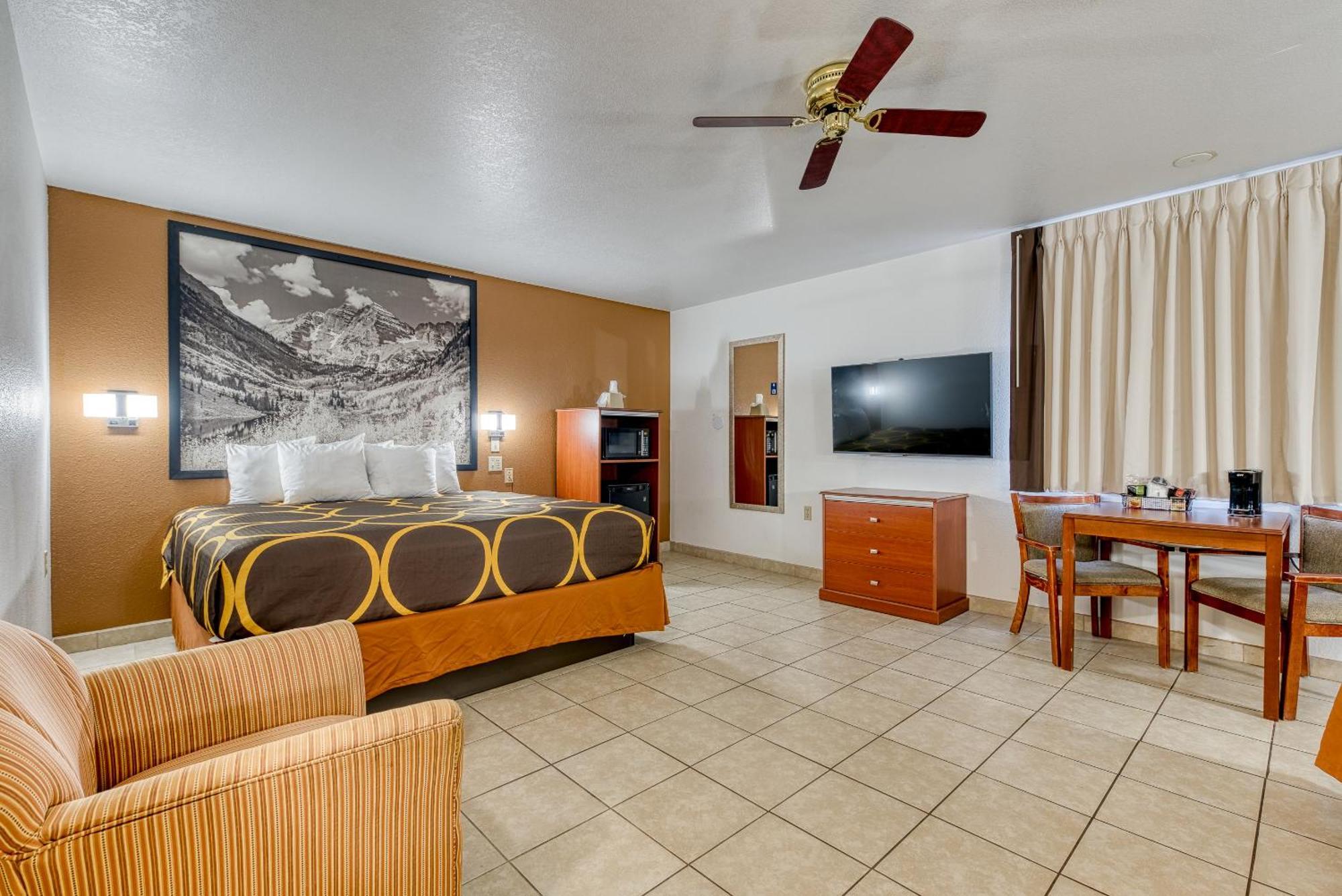 Super 8 By Wyndham Alamosa Motel Phòng bức ảnh