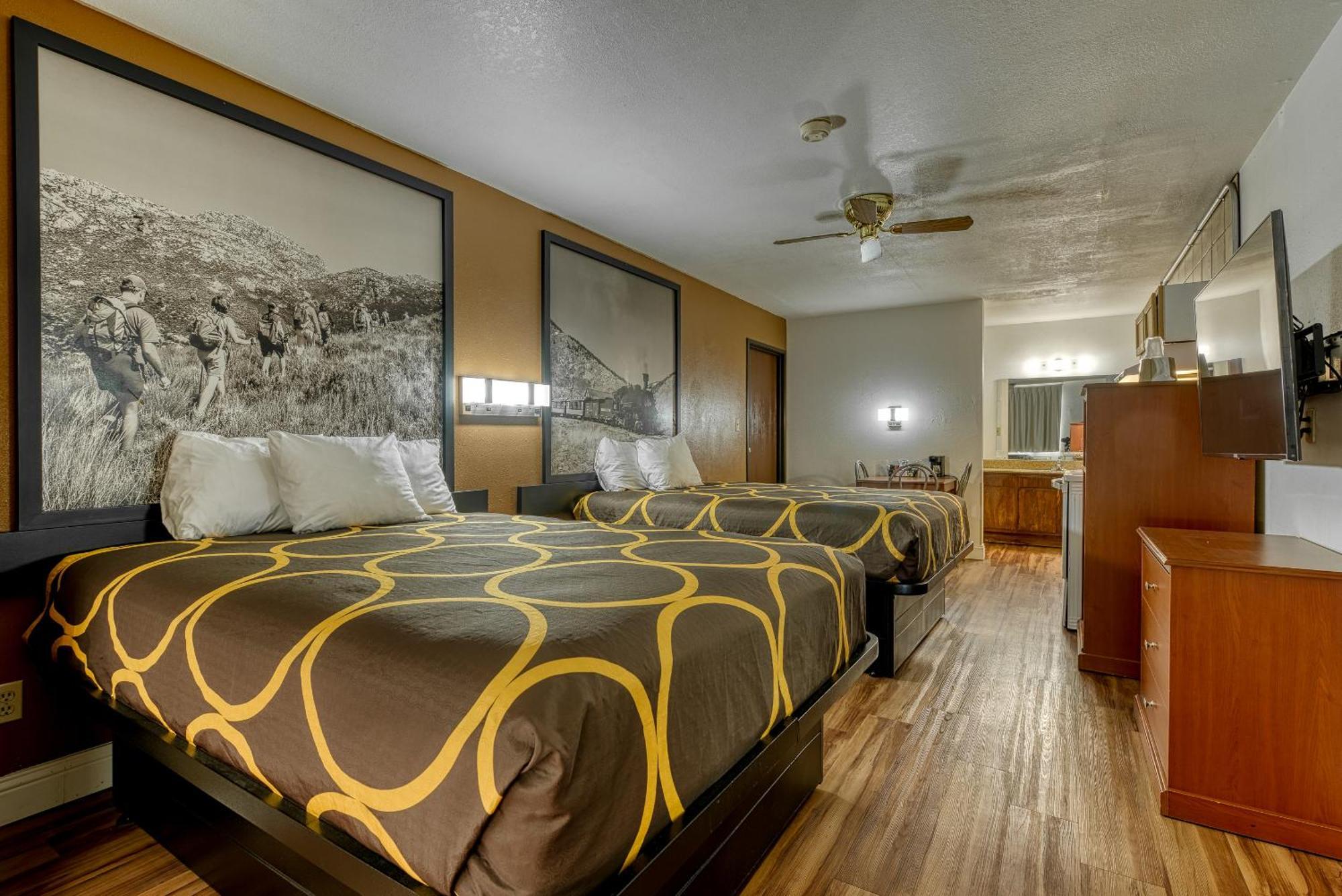 Super 8 By Wyndham Alamosa Motel Phòng bức ảnh