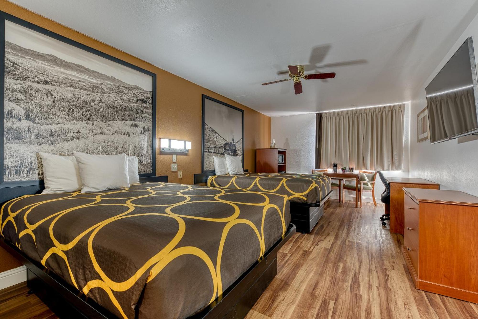 Super 8 By Wyndham Alamosa Motel Phòng bức ảnh