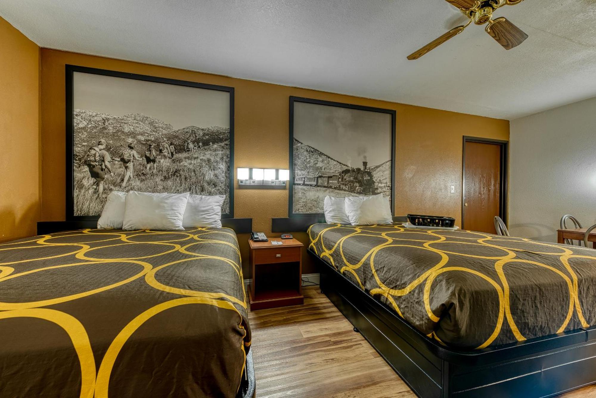 Super 8 By Wyndham Alamosa Motel Phòng bức ảnh