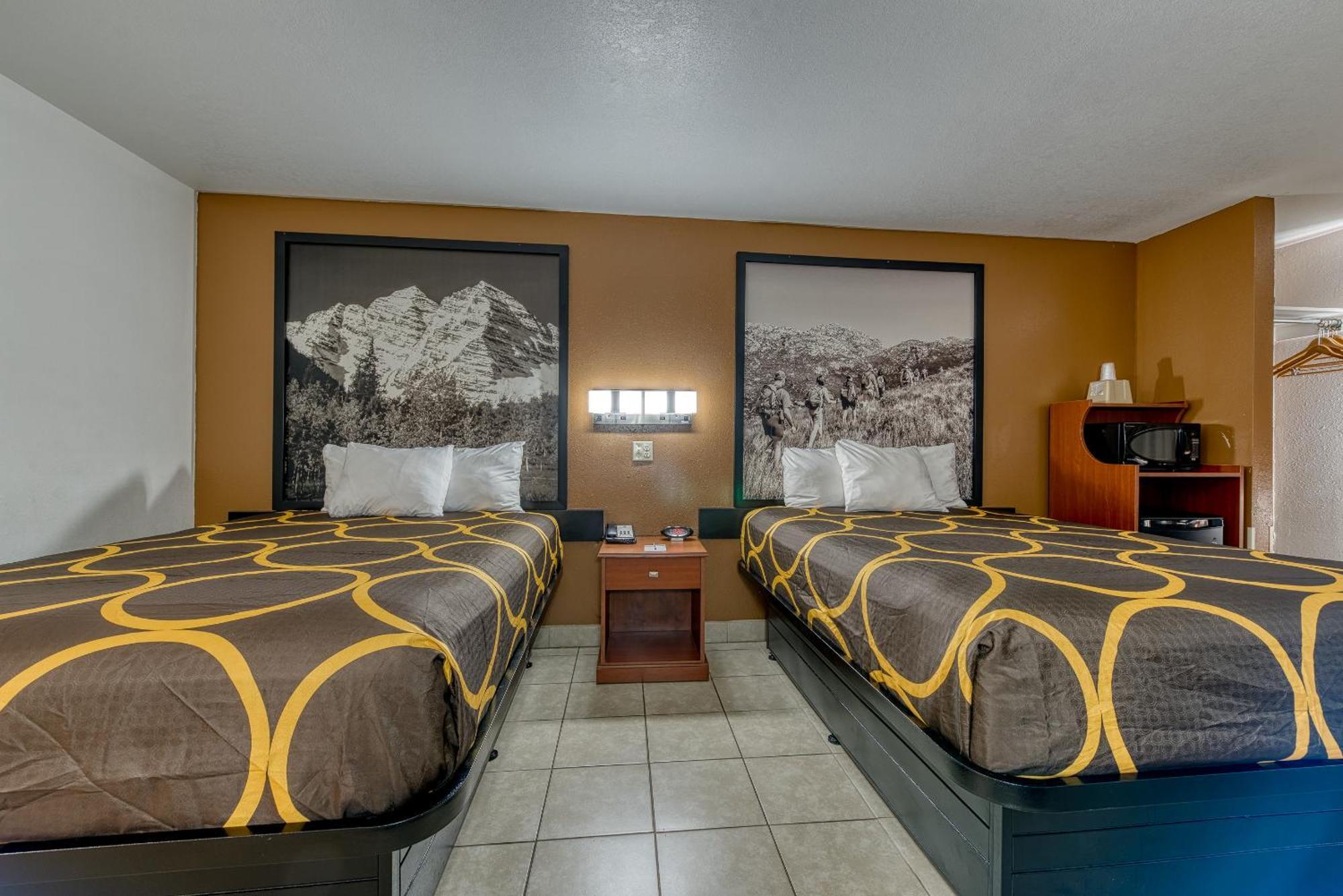 Super 8 By Wyndham Alamosa Motel Phòng bức ảnh
